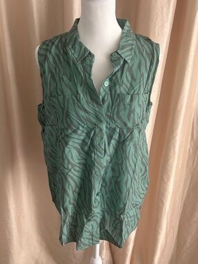NWT Wildfang Empower Sleeveless Button-Up Zebra size XSmall